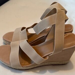 Caslon from Nordstrom like new strappy sandals  8.5 Nude